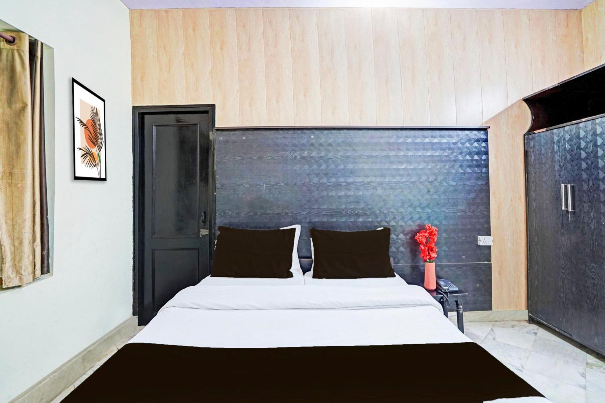 Super Collection O Mathura Near Railway Station Εξωτερικό φωτογραφία