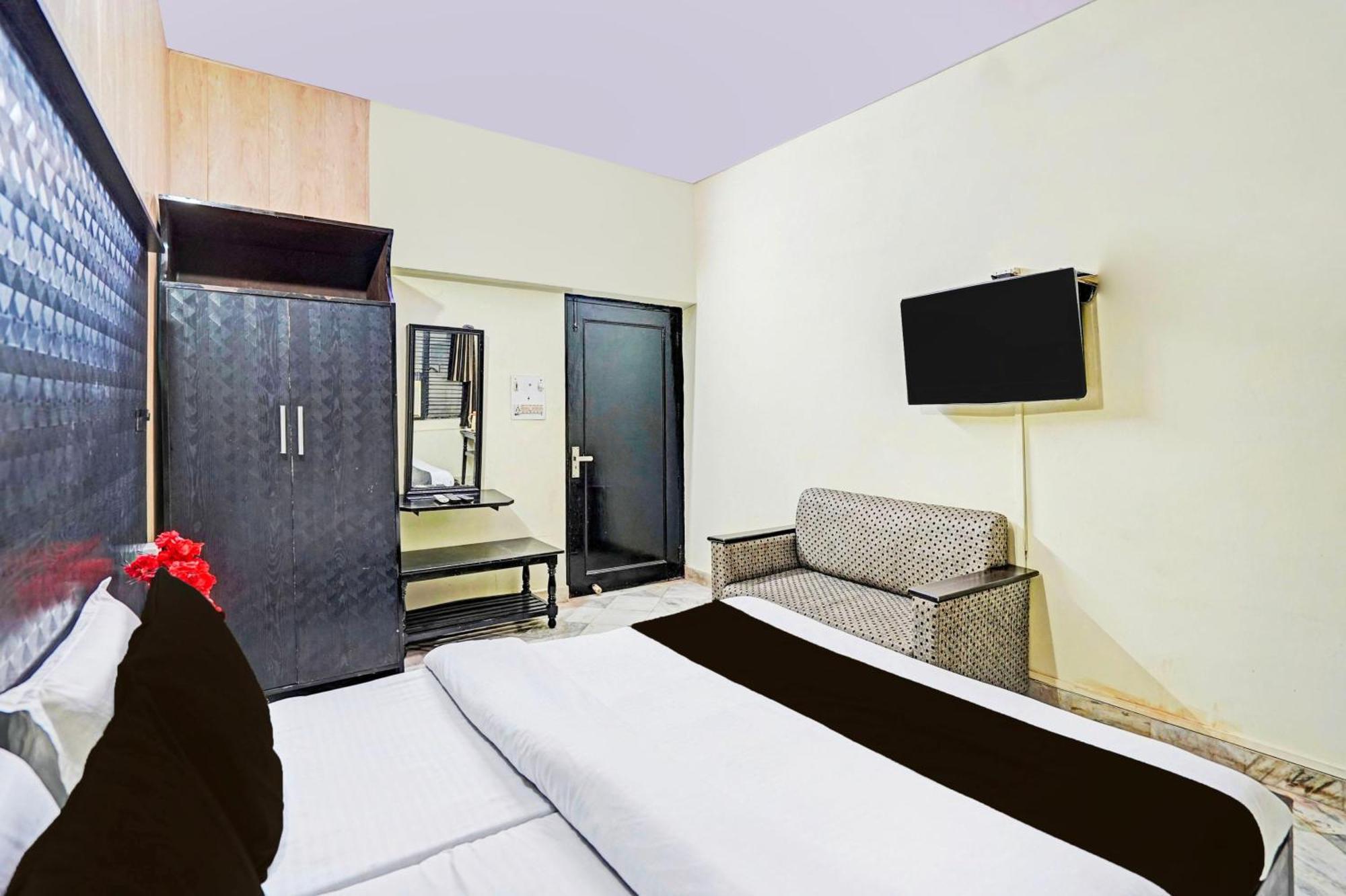 Super Collection O Mathura Near Railway Station Εξωτερικό φωτογραφία