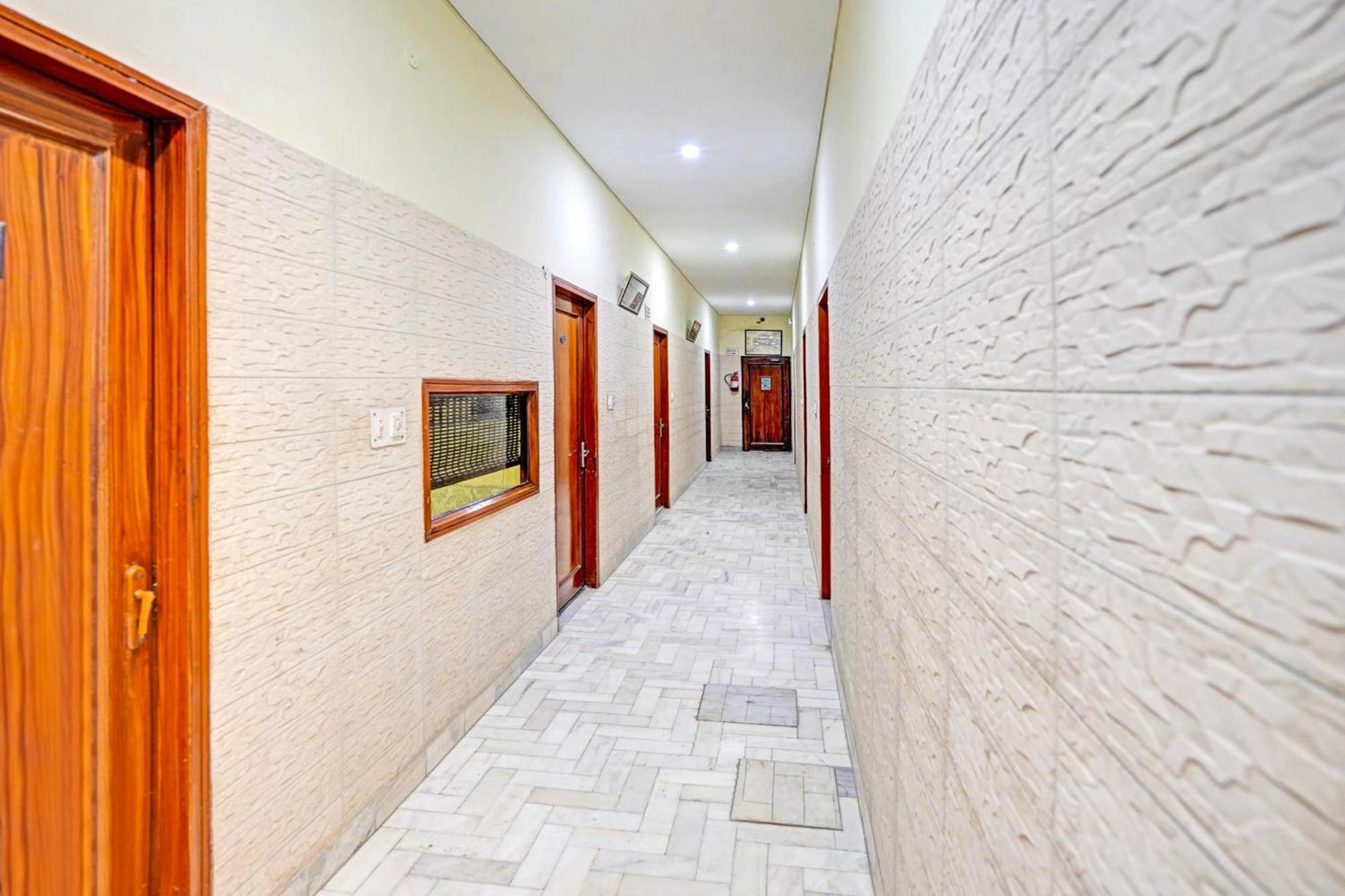 Super Collection O Mathura Near Railway Station Εξωτερικό φωτογραφία